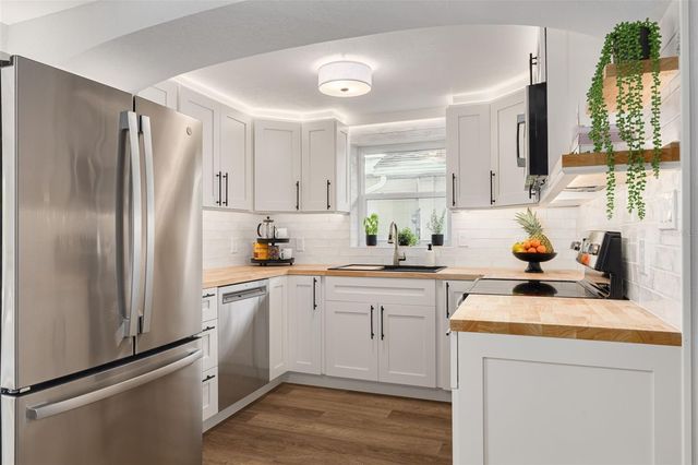 3850 52ND AVENUE N, St Petersburg, FL 33714