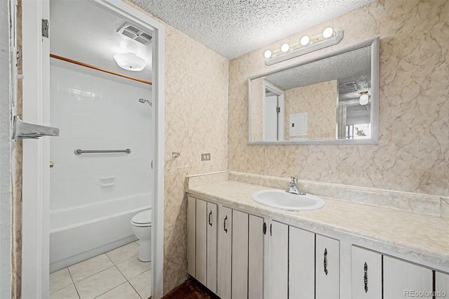 8060 E Girard Avenue 704, Denver, CO 80231