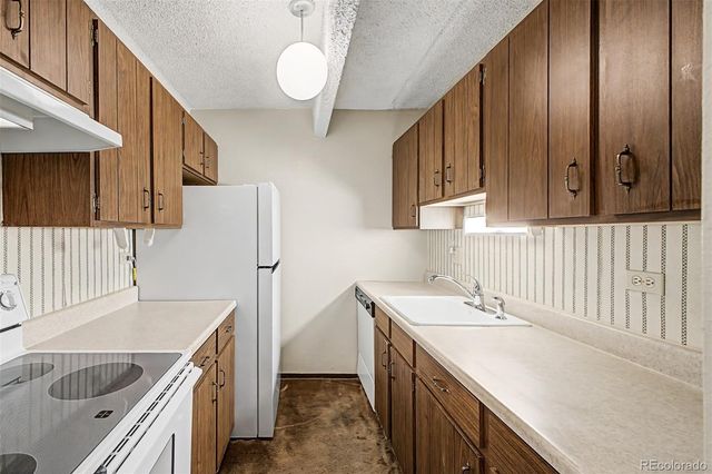 8060 E Girard Avenue 704, Denver, CO 80231