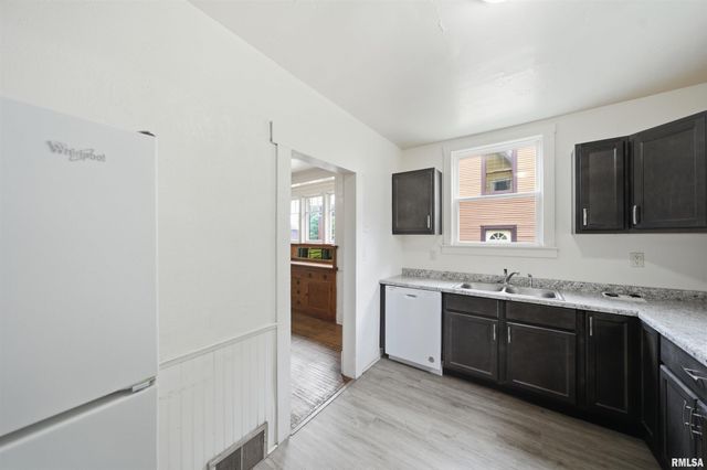 1809 W AYRES Avenue, Peoria, IL 61606