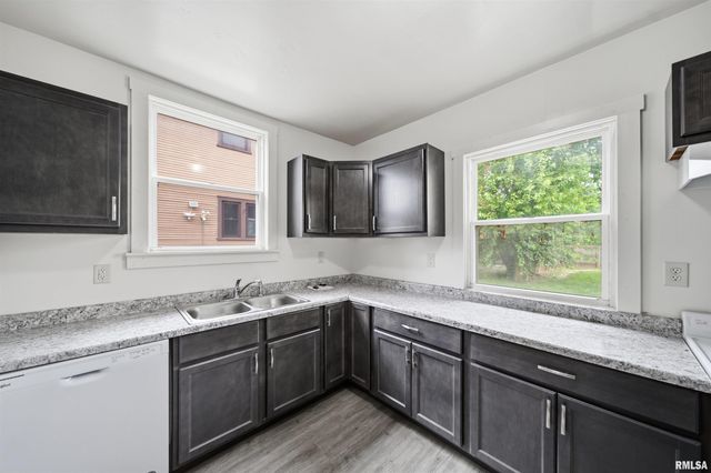 1809 W AYRES Avenue, Peoria, IL 61606