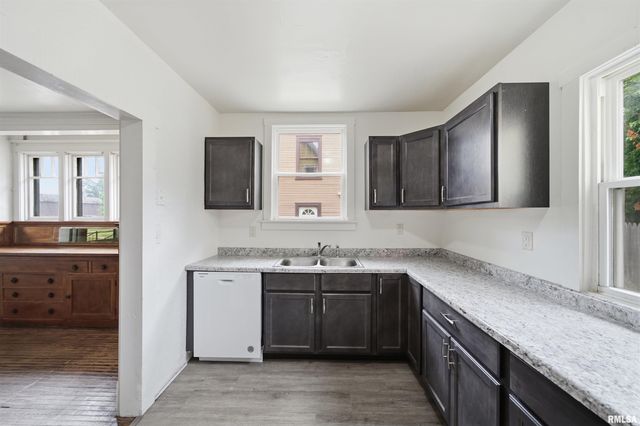 1809 W AYRES Avenue, Peoria, IL 61606
