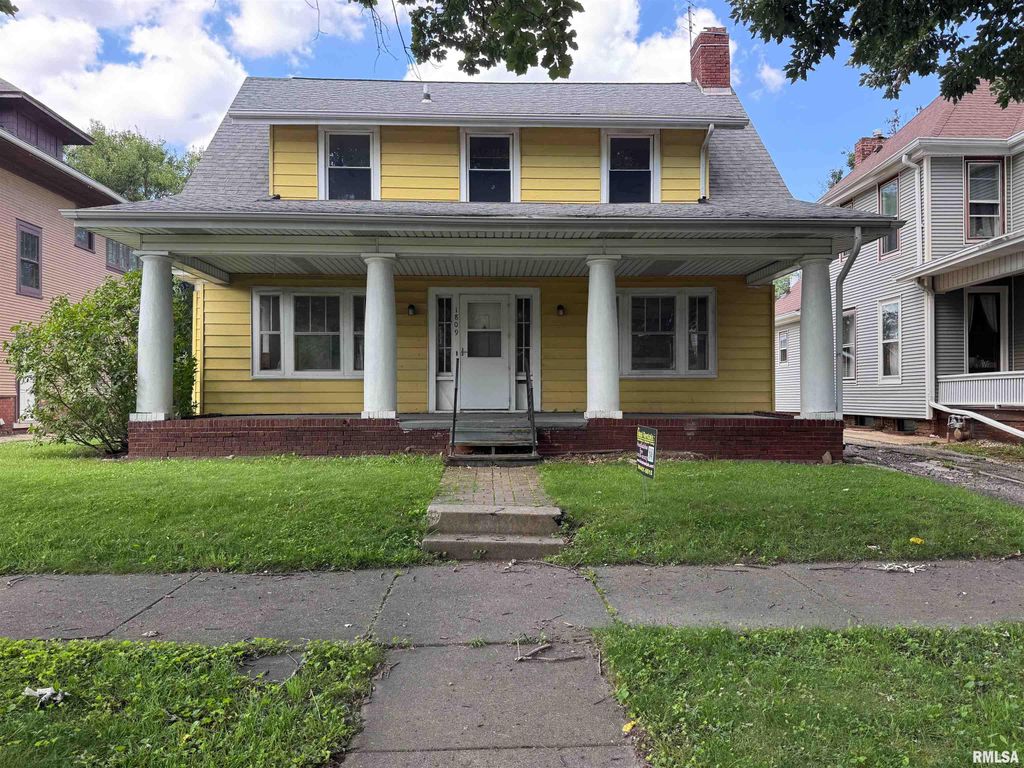 1809 W AYRES Avenue, Peoria, IL 61606