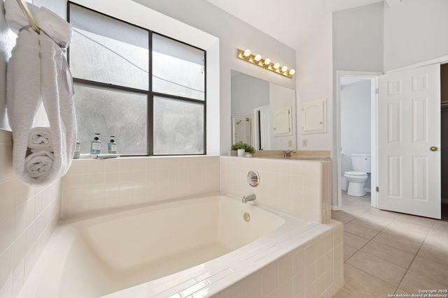 8910 Lost Woods, San Antonio, TX 78240