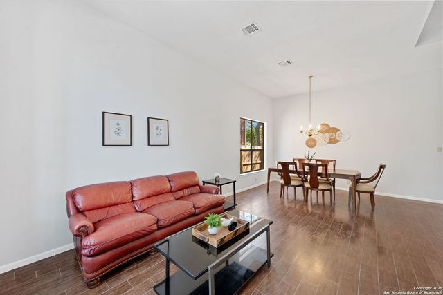 8910 Lost Woods, San Antonio, TX 78240
