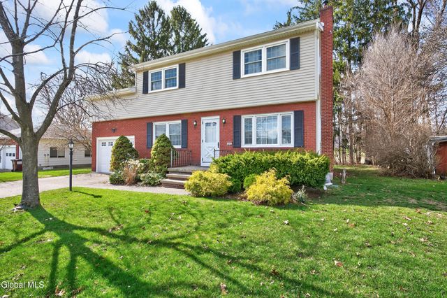 25 Alfred Drive, Colonie, NY 12205