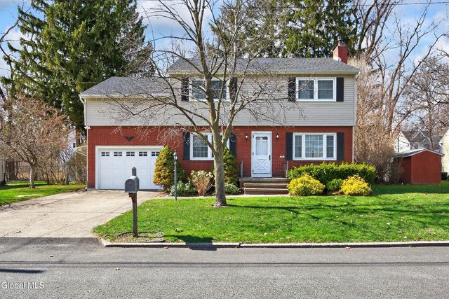 25 Alfred Drive, Colonie, NY 12205