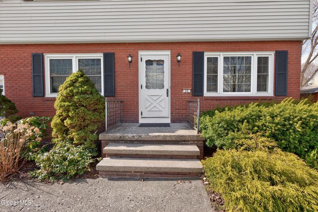 25 Alfred Drive, Colonie, NY 12205