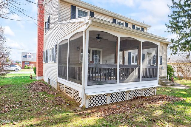 25 Alfred Drive, Colonie, NY 12205