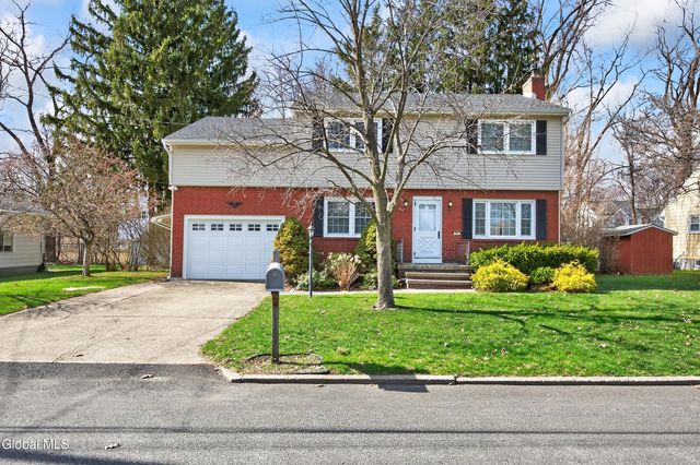 25 Alfred Drive, Colonie, NY 12205