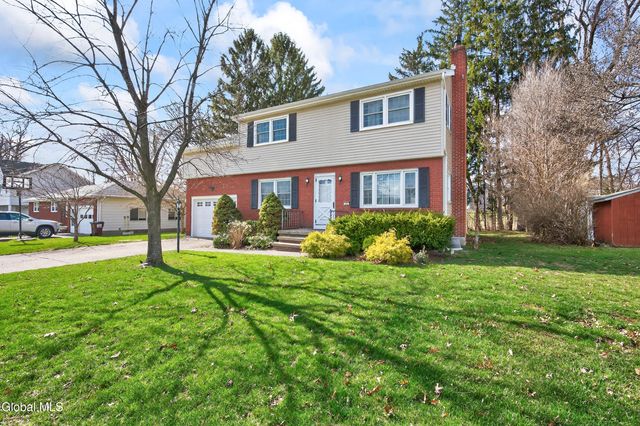 25 Alfred Drive, Colonie, NY 12205