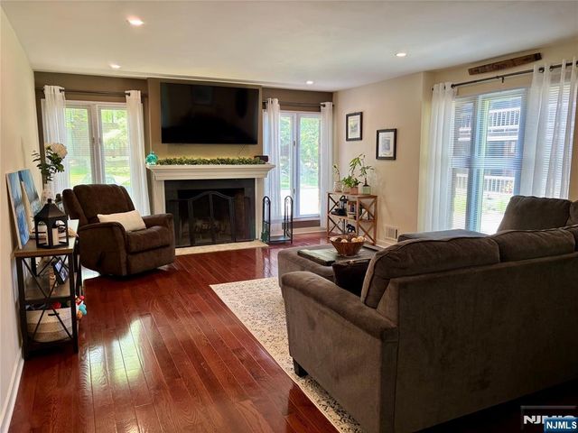 25 Osprey, Hackettstown, NJ 07840