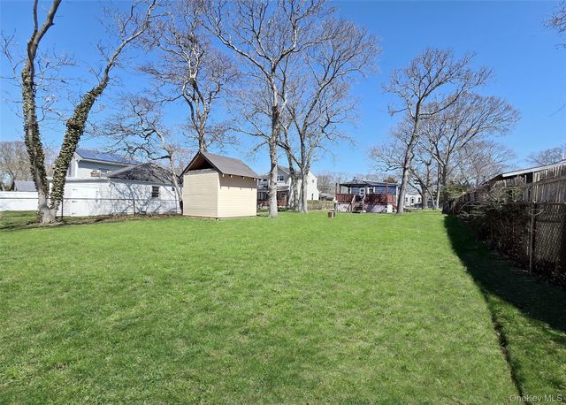 20 Daisy Place, Selden, NY 11784