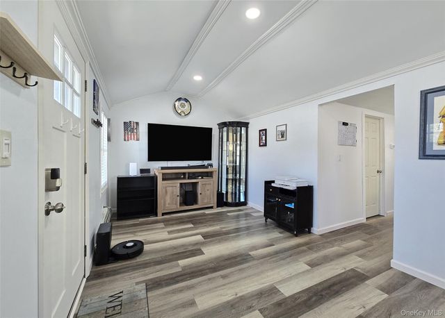 20 Daisy Place, Selden, NY 11784