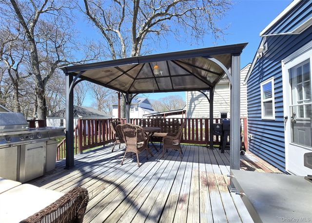 20 Daisy Place, Selden, NY 11784