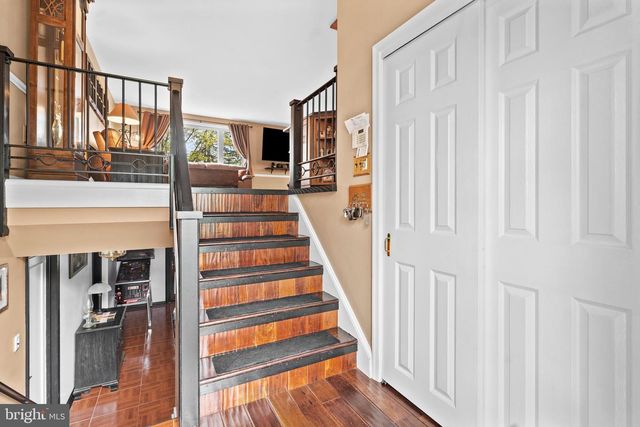 69 CHRISTOPHER DR, Holland, PA 18966