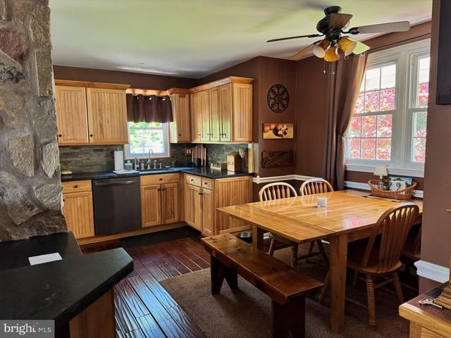69 CHRISTOPHER DR, Holland, PA 18966