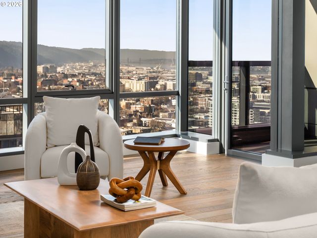 550 Sw 10TH Ave 2602, Portland, OR 97205