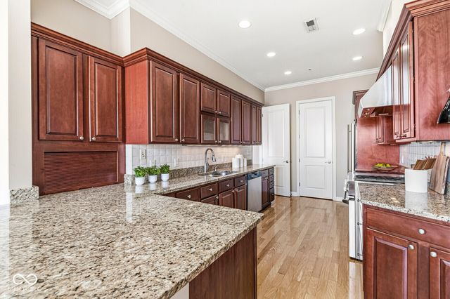 350 N Meridian Street 901, Indianapolis, IN 46204
