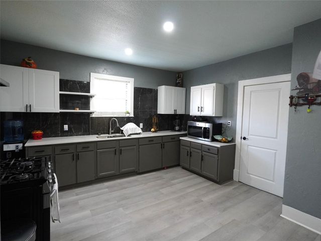 3611 Avenue H, Fort Worth, TX 76105