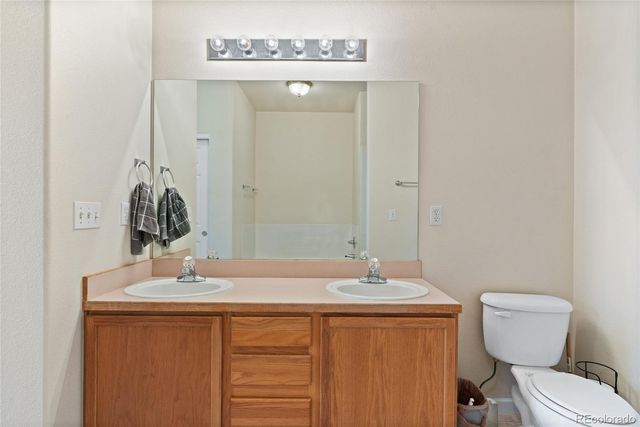 15555 E 40th Avenue 126, Denver, CO 80239