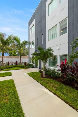 865 S 6 AVENUE S 17, St Petersburg, FL 33701