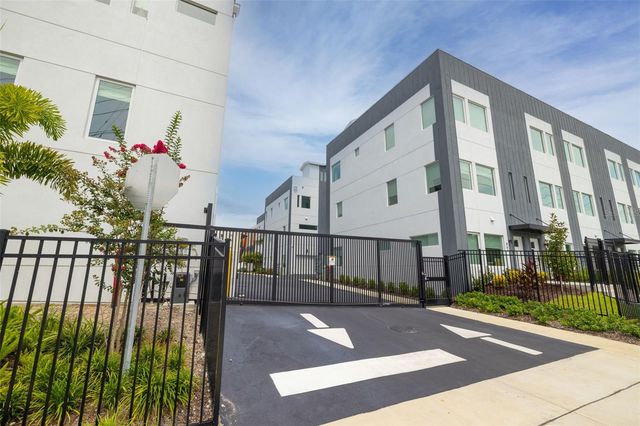 865 S 6 AVENUE S 17, St Petersburg, FL 33701