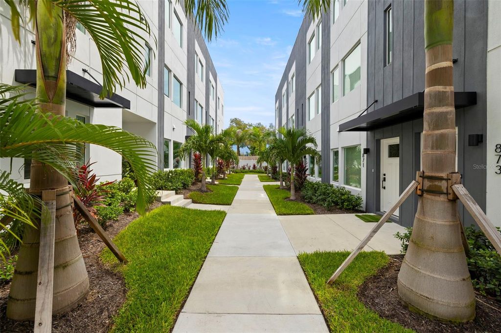 865 S 6 AVENUE S 17, St Petersburg, FL 33701