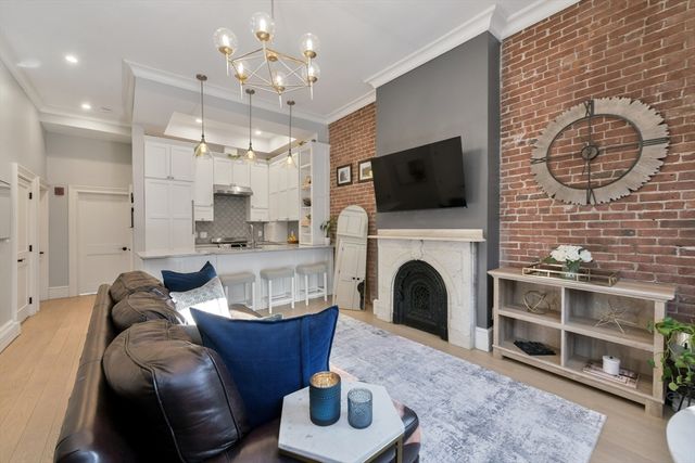 81 Waltham St 3, Boston, MA 02118