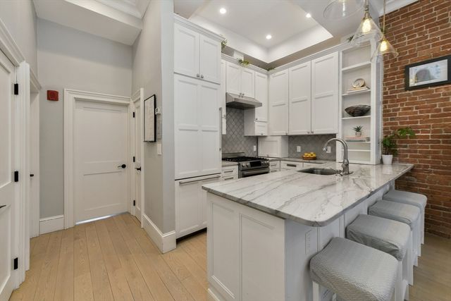 81 Waltham St 3, Boston, MA 02118