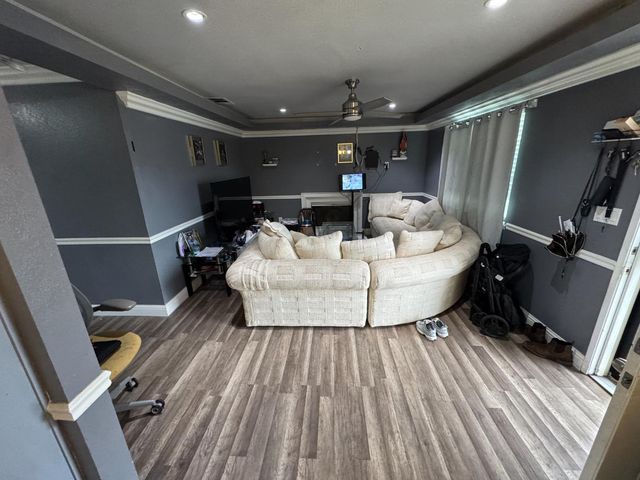 13415 S Vanderburgh Street, Caruthers, CA 93609