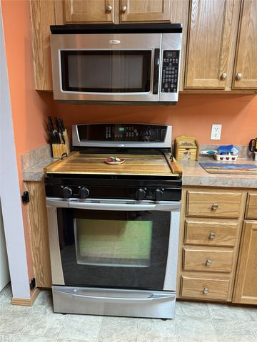 8 BERNWOOD Drive, Mckean, PA 16426