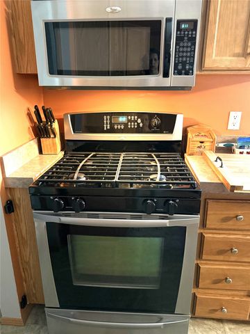 8 BERNWOOD Drive, Mckean, PA 16426