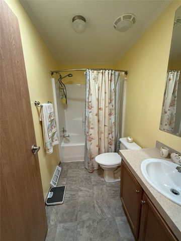 8 BERNWOOD Drive, Mckean, PA 16426