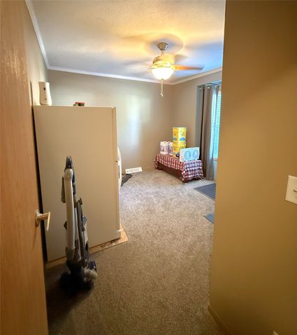 8 BERNWOOD Drive, Mckean, PA 16426