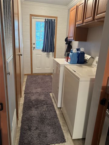 8 BERNWOOD Drive, Mckean, PA 16426