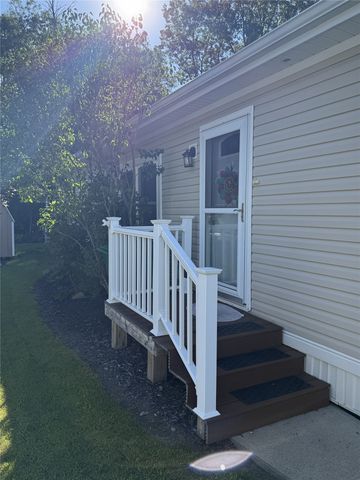 8 BERNWOOD Drive, Mckean, PA 16426