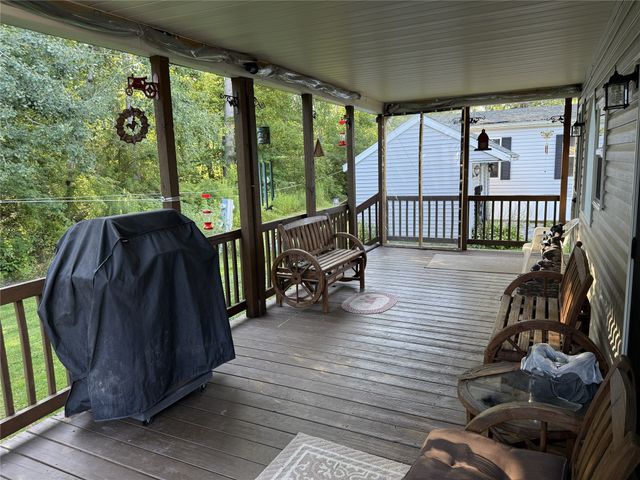 8 BERNWOOD Drive, Mckean, PA 16426