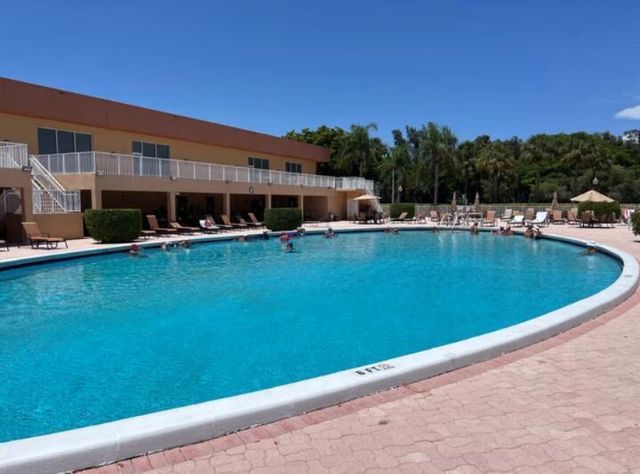 15456 Pembridge Drive 111, Delray Beach, FL 33484