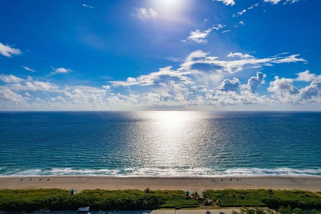 15456 Pembridge Drive 111, Delray Beach, FL 33484