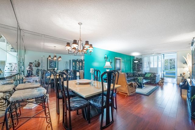 15456 Pembridge Drive 111, Delray Beach, FL 33484