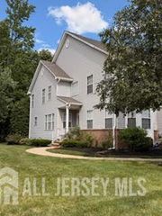 24 Amy Drive, North Brunswick, NJ 08902