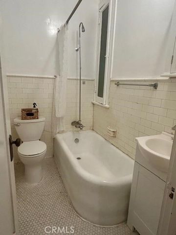 2121 James M Wood Boulevard 205, Los Angeles, CA 90006