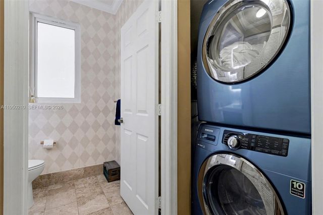 1140 Canella Ln, Hollywood, FL 33019