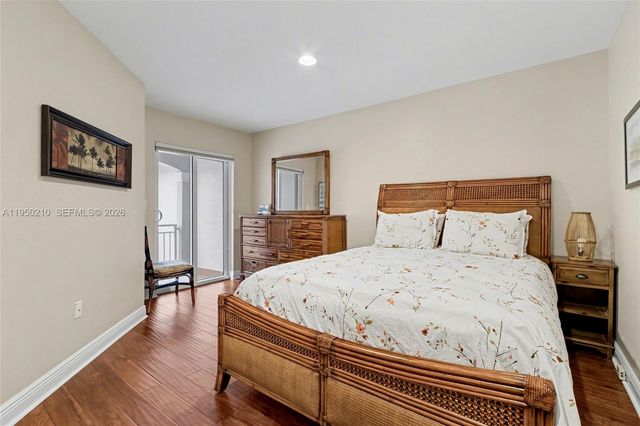 1140 Canella Ln, Hollywood, FL 33019