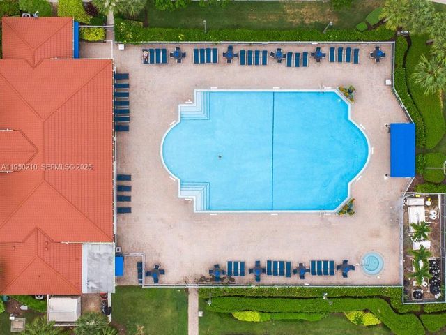 1140 Canella Ln, Hollywood, FL 33019