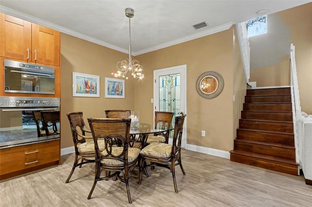 1140 Canella Ln, Hollywood, FL 33019