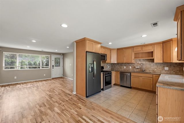 16608 NE 9th Street, Bellevue, WA 98008