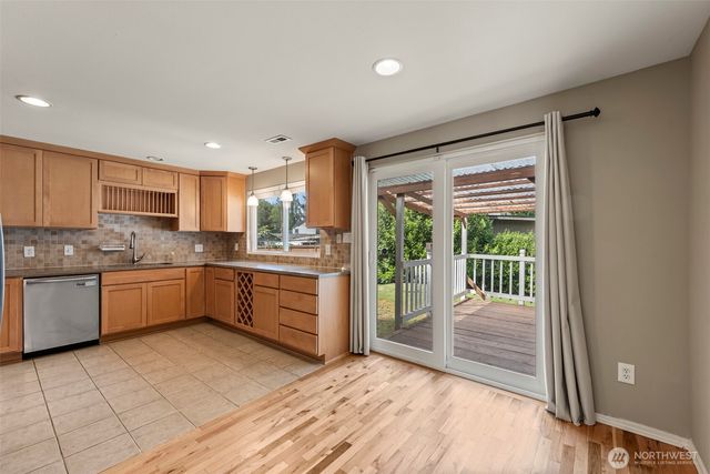 16608 NE 9th Street, Bellevue, WA 98008