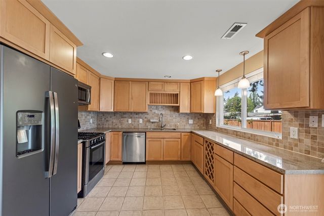 16608 NE 9th Street, Bellevue, WA 98008